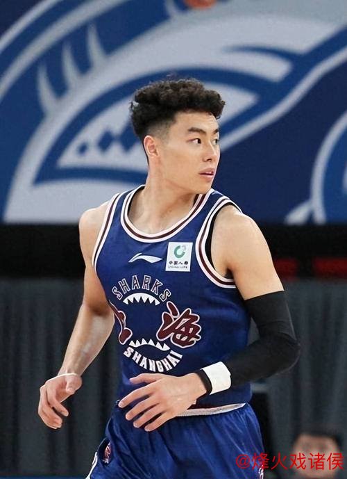 俱乐部杯:李添荣砍20分上海击败山西,洛夫顿贡献24+12 俱乐部杯:李添荣砍20分上海击败山西,洛夫顿贡献24+12