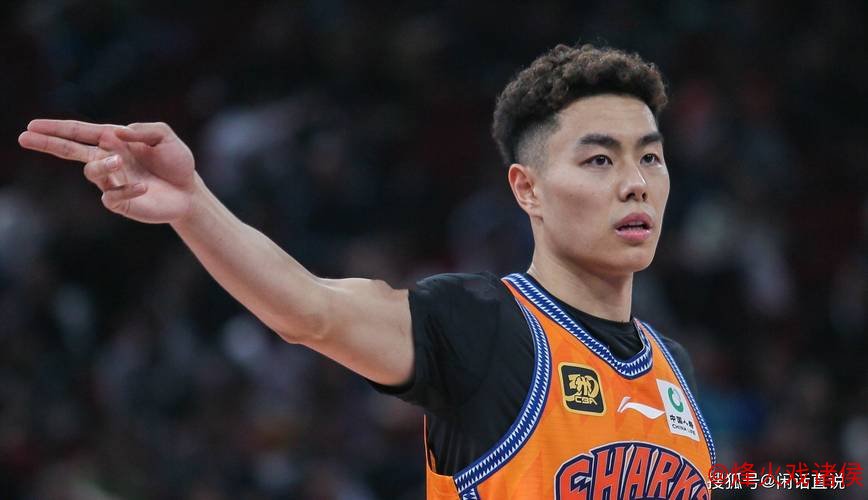 俱乐部杯:李添荣砍20分上海击败山西,洛夫顿贡献24+12 俱乐部杯:李添荣砍20分上海击败山西,洛夫顿贡献24+12