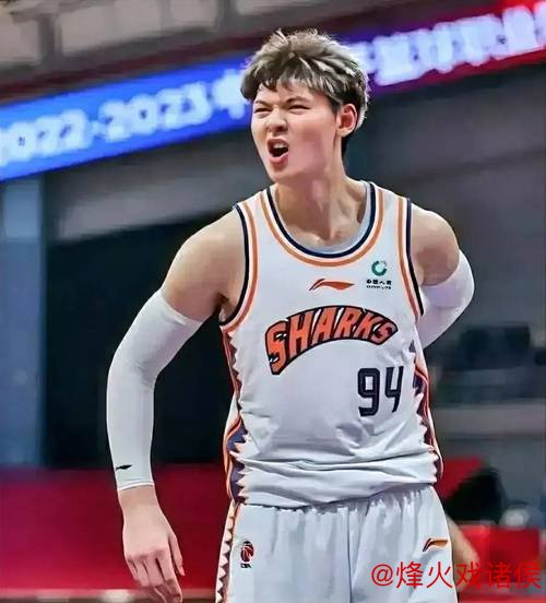 王哲林31+14刘铮16分 上海逆袭浙江扳平总比分2-2 王哲林31+14刘铮16分 上海逆袭浙江扳平总比分2-2