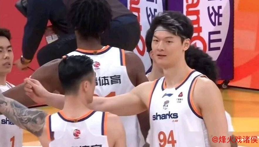 王哲林砍下25分上海击败天津 胡金秋贡献22+10广厦战胜深圳 王哲林砍下25分上海击败天津 胡金秋贡献22+10广厦战胜深圳