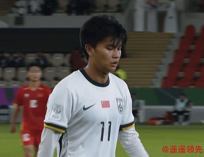 决战日本首发基本敲定！532铁阵冲冠，9人锁定主力，王钰栋替补暗藏杀招？