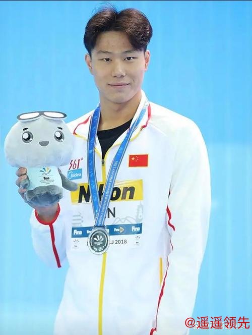 游泳世锦赛：覃海洋男子100米蛙泳夺金创历史 张雨霏摘得世锦赛个人首金